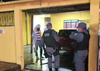 Idoso tem o corpo crivado de balas após ter casa invadida por criminosos, no Novo Aleixo