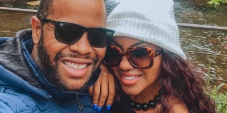 Influencer é assassinada a facadas por marido na frente da filha