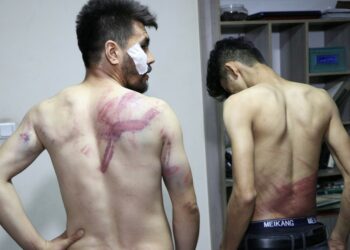 Jornalistas são espancados por cobrirem manifestação de mulheres no Afeganistão