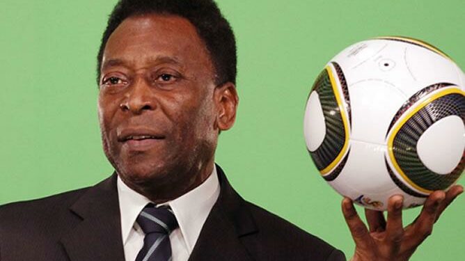 Pelé passa por cirurgia para retirada de tumor do cólon e segue na UTI