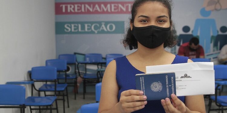 Atenção! Sine Manaus oferece mais de 200 vagas de emprego para esta segunda (27); Confira