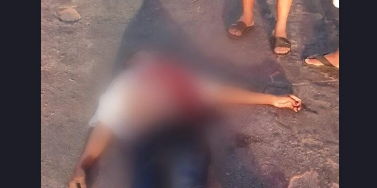 Homem é executado e amigos dele são presos ao ir reconhecer o corpo