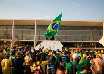 Após invadirem a Esplanada dos Ministérios, manifestantes pró-Bolsonaro dizem que ato será pacífico