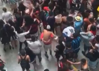 Diretora é afastada após ‘promover’ baile funk em escola na Compensa; veja o vídeo