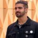 Caio Castro é flagrado com loira após noitada em Minas Gerais