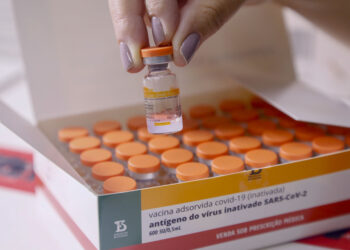 Anvisa interdita mais de 12 milhões de doses da vacina Coronavac