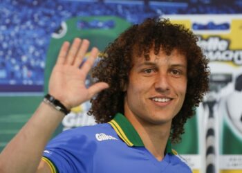 Flamengo acerta contratação com o zagueiro David Luiz