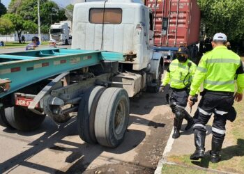 Mais de 30 carretas irregulares são apreendidas em fiscalização na zona Sul de Manaus