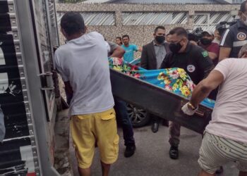 Idoso é encontrado morto com as mãos amarradas no terreno onde morava