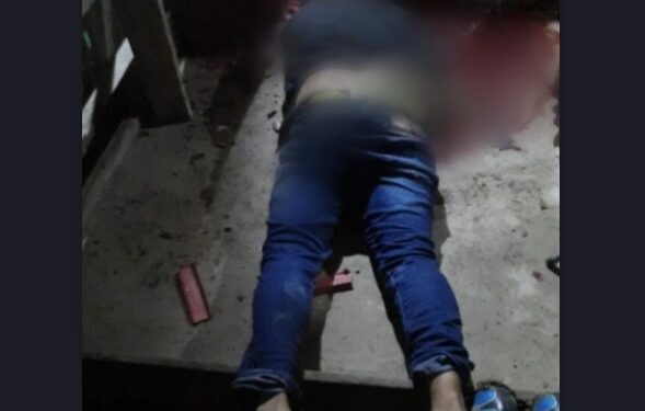 Homem tem casa invadida por criminosos e é executado com mais de 30 tiros