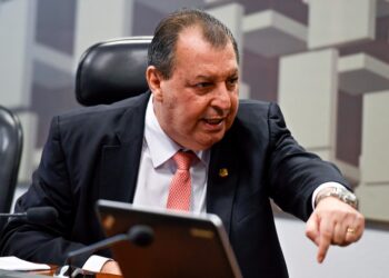 Portal Marcos Santos é condenado a pagar indenização a Omar Aziz por propagar Fake news