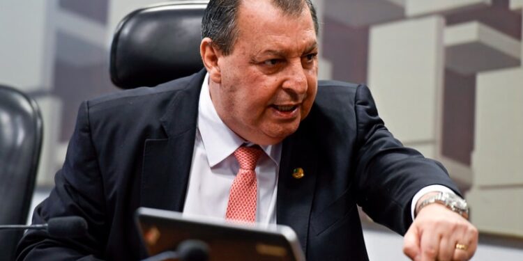 Portal Marcos Santos é condenado a pagar indenização a Omar Aziz por propagar Fake news