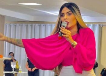 Pastora é denunciada por cobrar por orações e vagas em culto