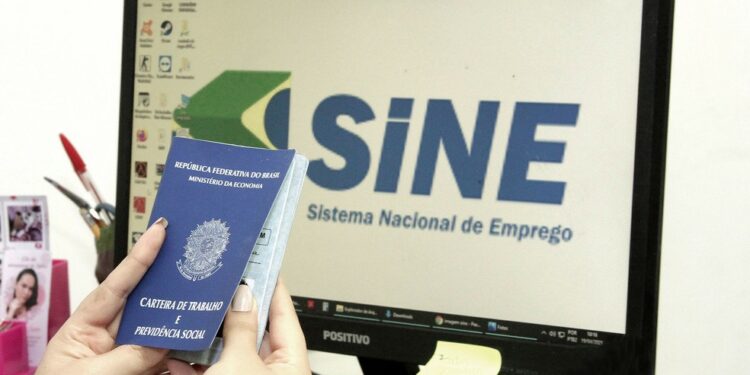 Mais de 190 vagas de emprego são ofertadas pelo Sine Manaus para esta segunda (13)