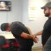 Suspeito de matar esposa estrangulada se entrega à polícia
