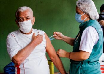 Vacinação contra Covid-19 segue neste sábado (18) em 47 pontos espalhados em Manaus