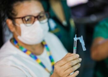 Vacinação contra a Covid-19 terá 11 pontos de atendimento neste sábado (4)