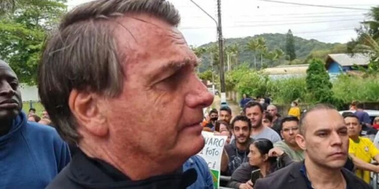 Bolsonaro é barrado em jogo entre Santos e Grêmio por não estar vacinado contra Covid-19