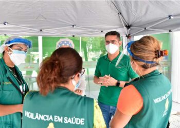 David Almeida anuncia aumento salarial de mais de 10% aos servidores de saúde: ‘é um gesto de gratidão’