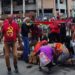 Manifestante é atropelada e arrastada por 50 metros durante ato contra presidente Bolsonaro