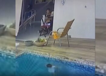 VÍDEO: Pai salva filha de apenas 1 ano de afogamento em piscina de casa