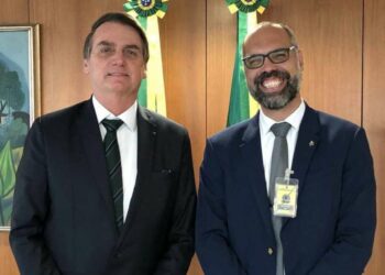 Blogueiro bolsonarista Allan dos Santos tem prisão decretada e terá nome incluído na Interpol