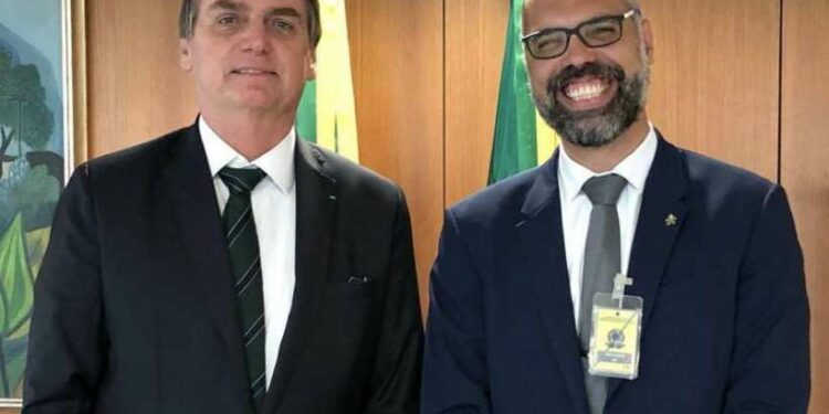 Blogueiro bolsonarista Allan dos Santos tem prisão decretada e terá nome incluído na Interpol
