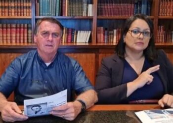 Bolsonaro diz que vacinados contra Covid-9 estão desenvolvendo Aids e cientistas repudiam a fake news