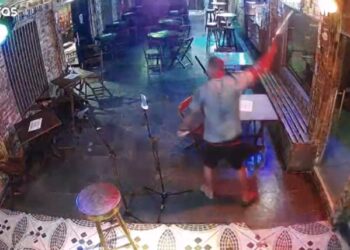 Bombeiro que atirou dentro de bar, supostamente embriagado, é liberado pela Justiça