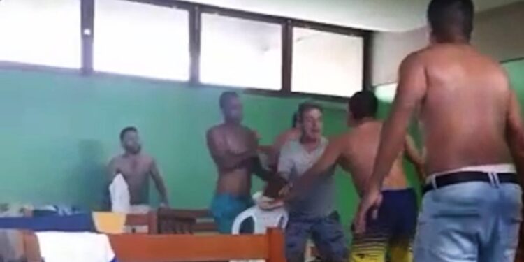 VÍDEO: Jogador é esfaqueado durante briga por farinha no interior do Amazonas