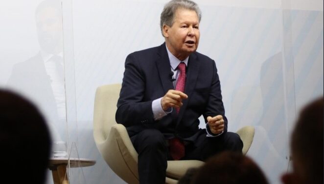 Arthur Virgílio humaniza primeiro debate das prévias e cobra coalizão em favor da democracia