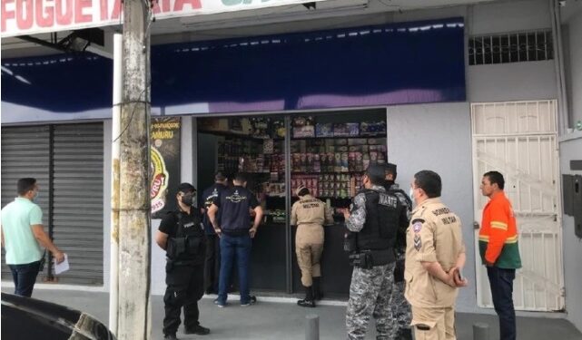 Após queima de fogos feita por facção criminosa em Manaus, polícia fiscaliza e autua lojas deste ramo