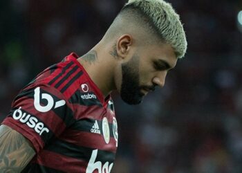 Após eliminação, Gabigol leva copo de cerveja na cara e parte para tomar satisfação de torcedor