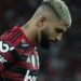 Após eliminação, Gabigol leva copo de cerveja na cara e parte para tomar satisfação de torcedor