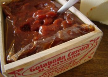 Jovem compra iPhone pela internet e recebe goiabada dentro da caixa