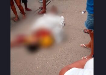 Jovem é executado por criminosos em carro preto em plena luz do dia, no Jorge Teixeira