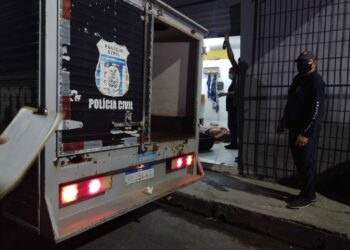 Jovem é brutalmente assassinada dentro de barbearia, no Novo Aleixo; imagens fortes