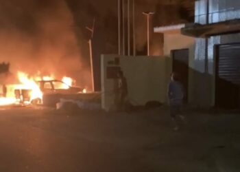 Mulher que comandava o tráfico e que ordenou incêndios em viaturas em Caapiranga é presa