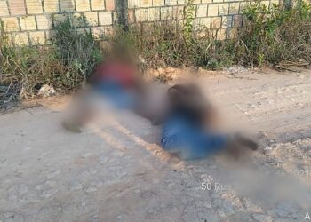 Dois homens assassinados por dever traficantes e têm corpos jogados em ramal, no Lago Azul