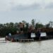 VÍDEO: Barco-hotel naufraga durante e deixa turistas desaparecidos no rio