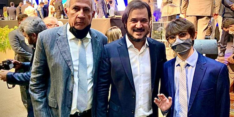 Amazonino, Amom e Beto Michiles confirmam filiação ao União Brasil; ‘Negão’ confirma pré-candidatura ao Governo do AM