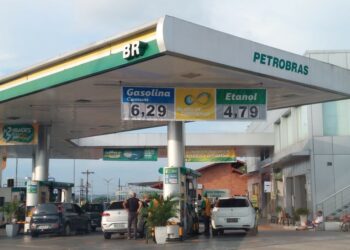 Petrobras anuncia novo aumento nos preços da gasolina e do diesel