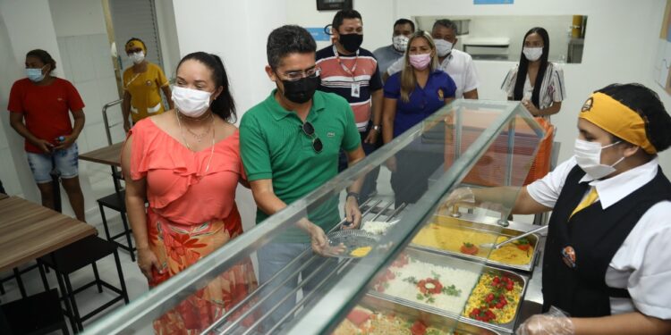 Prefeitura abre primeira unidade do ‘Prato do Povo’ e garante alimento a 500 pessoas por dia