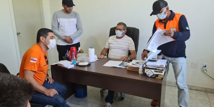 Prefeito e vice de Codajás têm mandatos cassados após condenação da Justiça