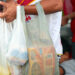 Estabelecimentos comerciais não podem mais cobrar por sacolas plásticas a partir de hoje (14)