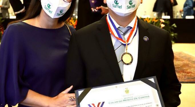 Presidente do Grupo Samel recebe Colar do Mérito de Contas de 2021 do TCE-AM pelos relevantes serviços prestados aos amazonenses