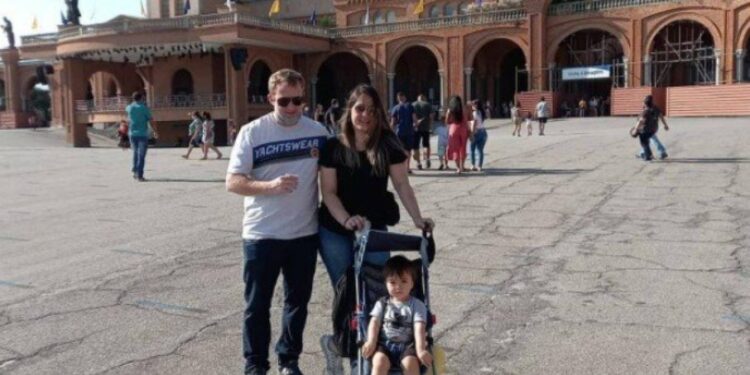 Volta por cima: Sergio Hondjakoff leva família para conhecer basílica de Aparecida