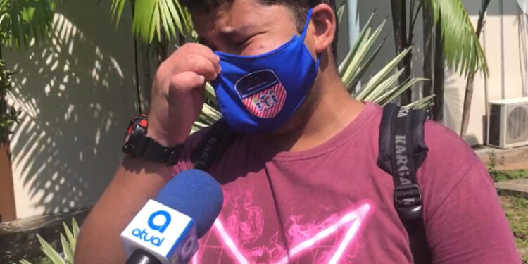 Torcedor perde entrevista de emprego e chora por não conseguir ingresso para jogo do Brasil