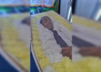 Família veste travesti de ‘homem’ em velório e gera revolta na comunidade LGBTQIA+