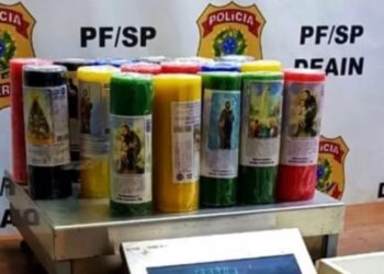 Mulher é presa tentando embarcar com cocaína escondida em velas religiosas